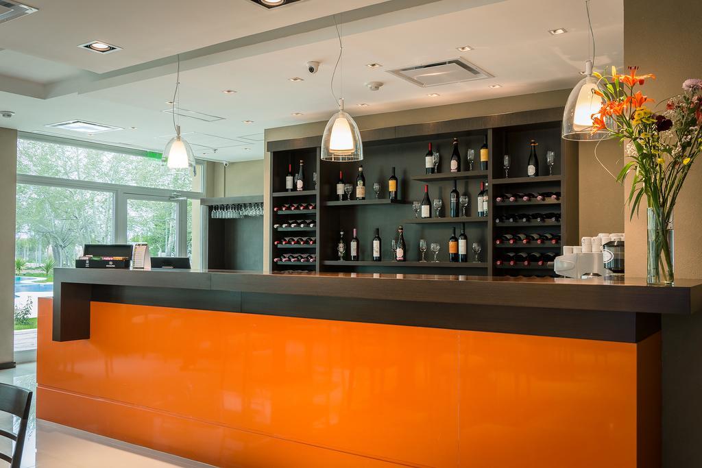 ฮาวเวิร์ด จอห์นสัน เนวเกง Hotel เนวเก็น ภายนอก รูปภาพ