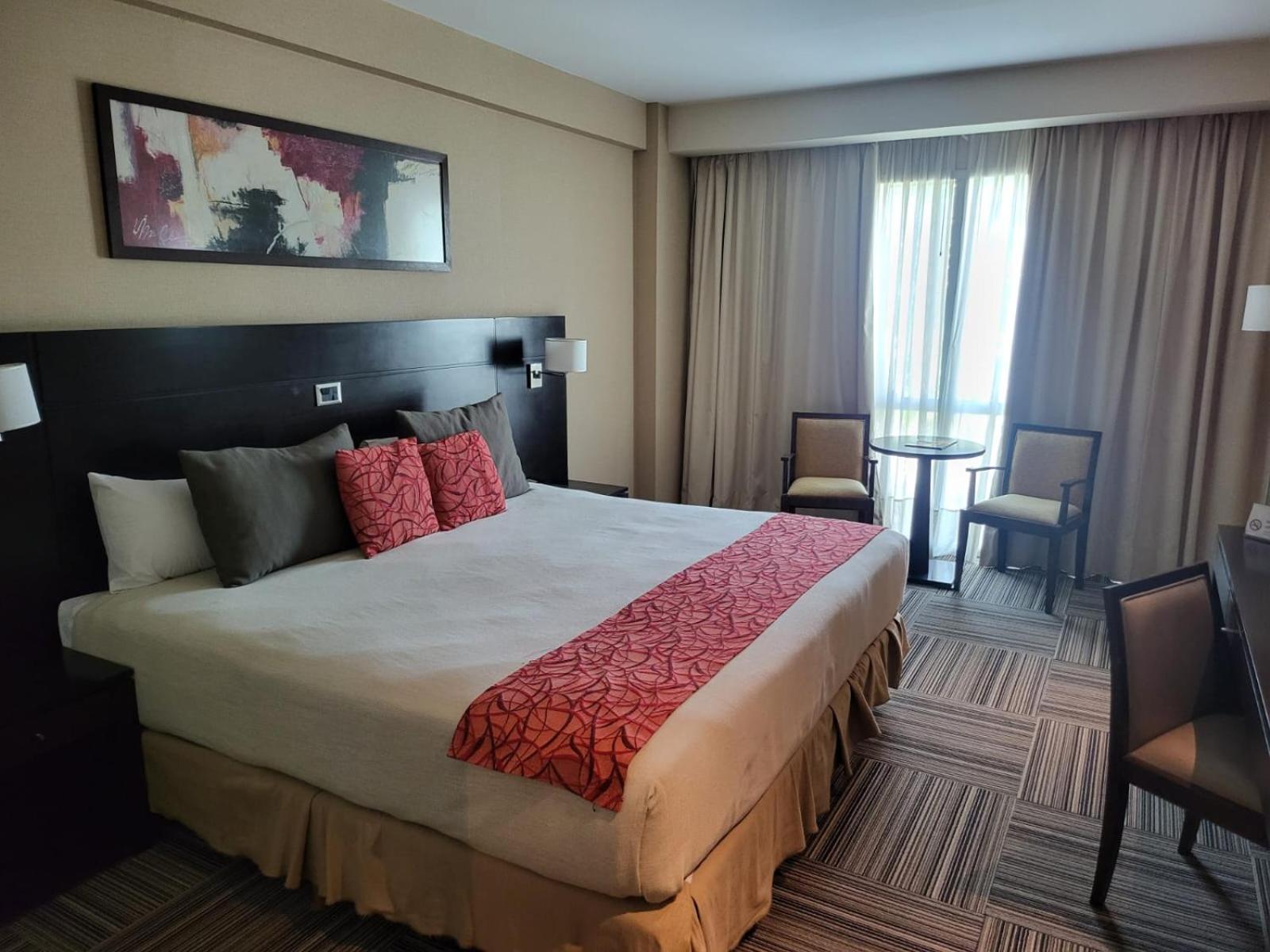 ฮาวเวิร์ด จอห์นสัน เนวเกง Hotel เนวเก็น ภายนอก รูปภาพ