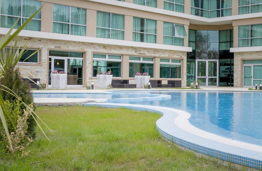 ฮาวเวิร์ด จอห์นสัน เนวเกง Hotel เนวเก็น ภายนอก รูปภาพ