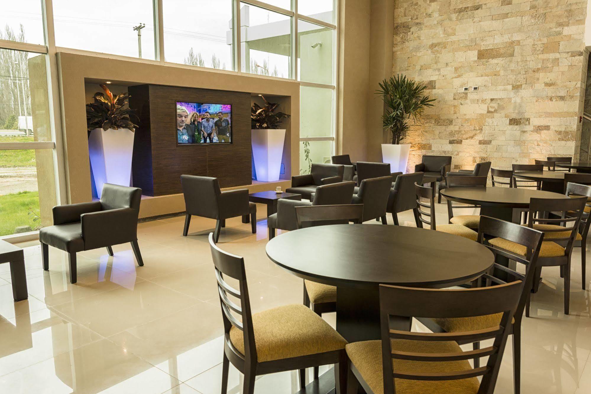 ฮาวเวิร์ด จอห์นสัน เนวเกง Hotel เนวเก็น ภายนอก รูปภาพ
