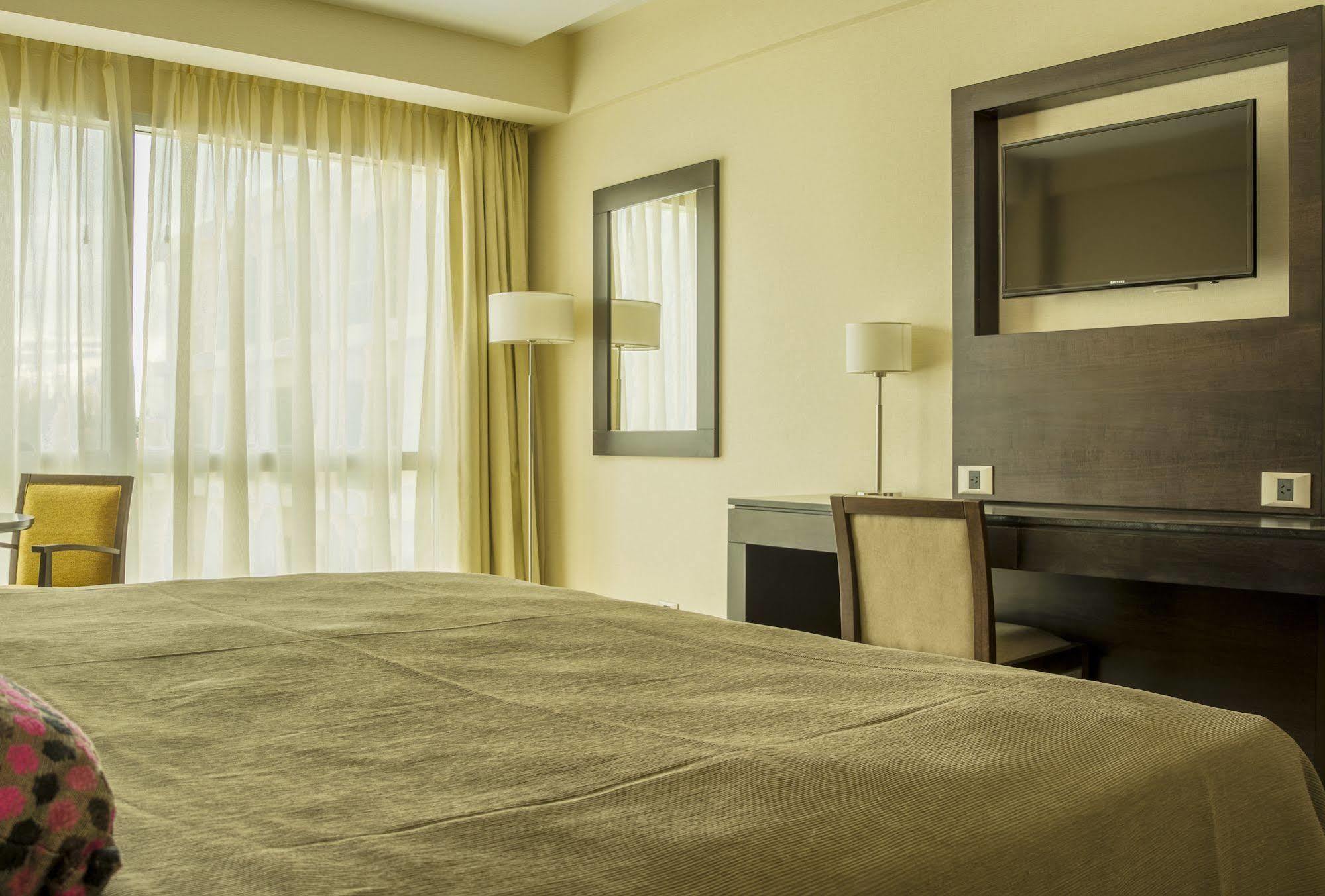 ฮาวเวิร์ด จอห์นสัน เนวเกง Hotel เนวเก็น ภายนอก รูปภาพ