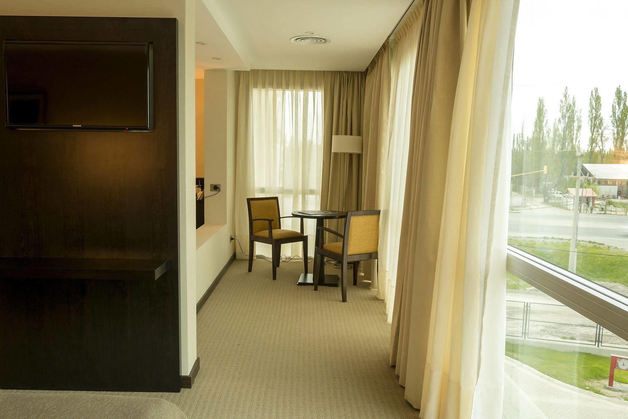 ฮาวเวิร์ด จอห์นสัน เนวเกง Hotel เนวเก็น ภายนอก รูปภาพ