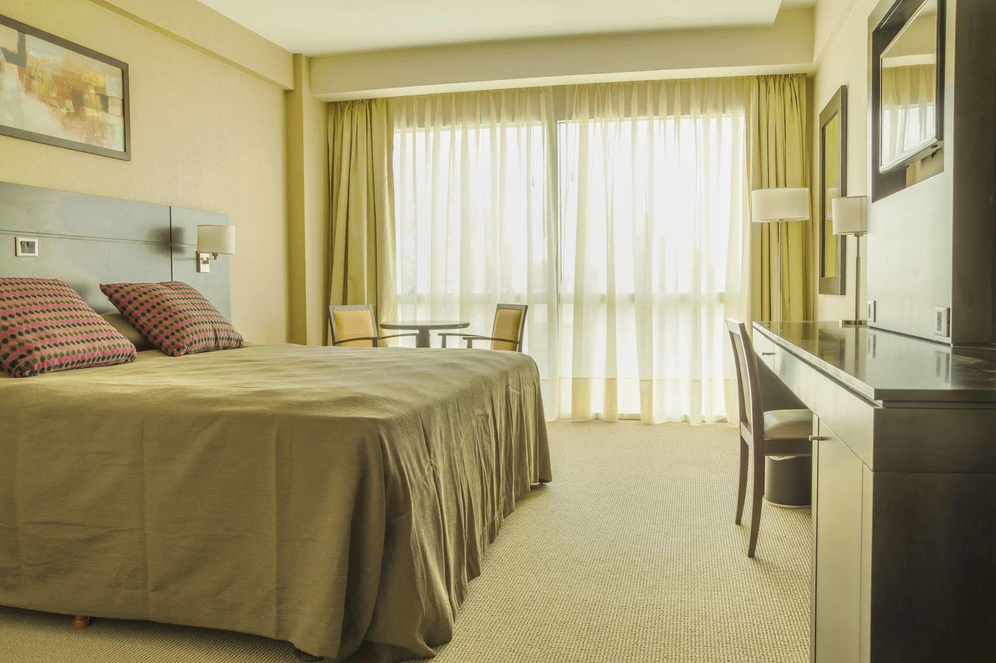 ฮาวเวิร์ด จอห์นสัน เนวเกง Hotel เนวเก็น ภายนอก รูปภาพ