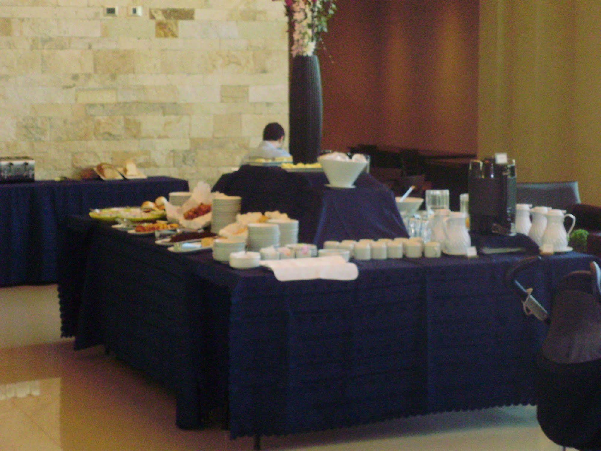 ฮาวเวิร์ด จอห์นสัน เนวเกง Hotel เนวเก็น ภายนอก รูปภาพ