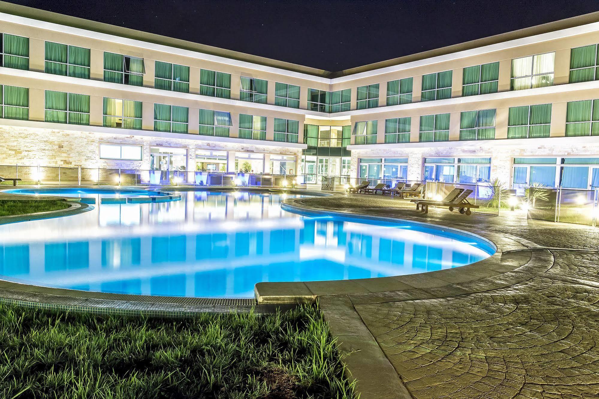 ฮาวเวิร์ด จอห์นสัน เนวเกง Hotel เนวเก็น ภายนอก รูปภาพ
