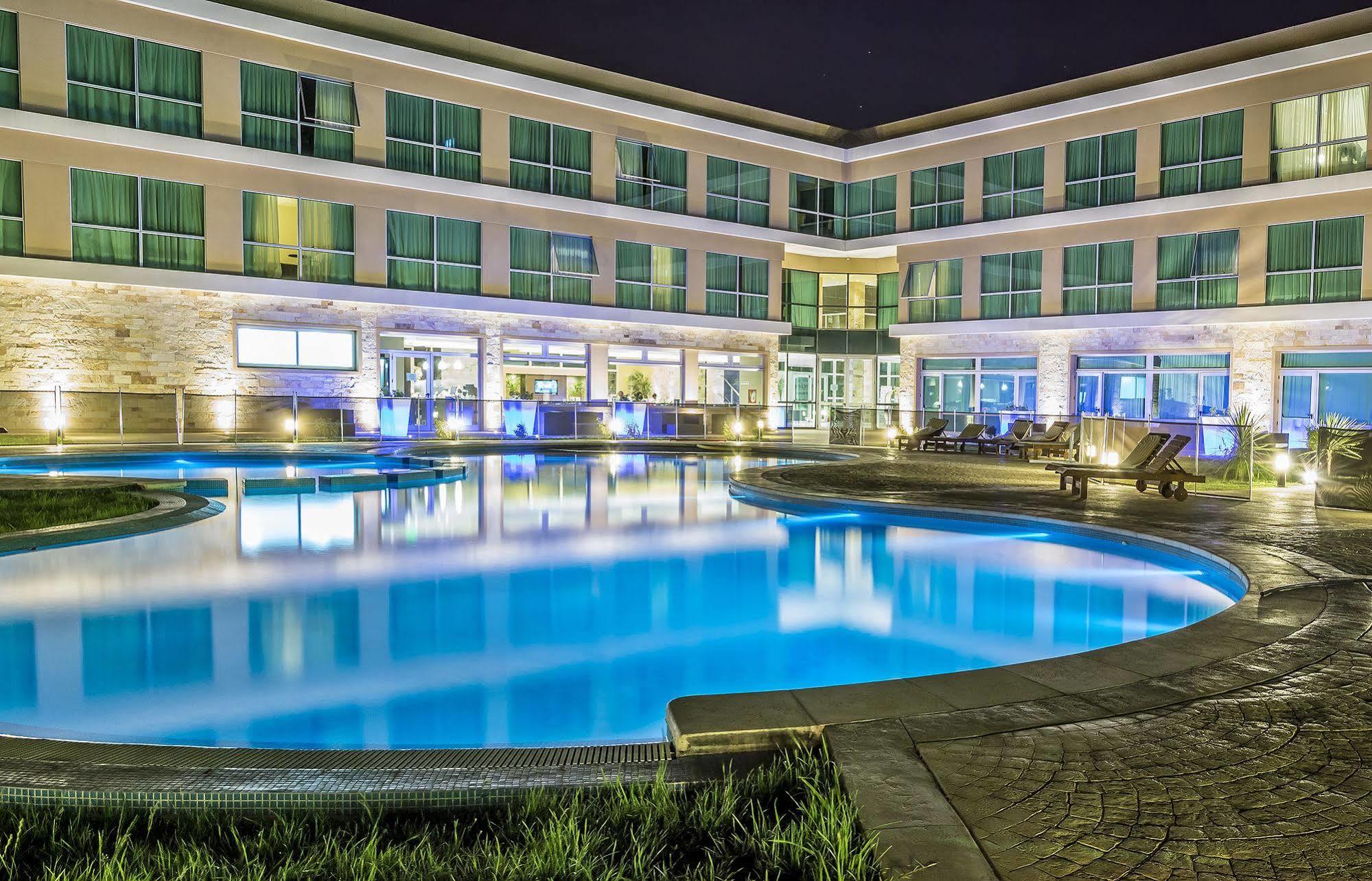 ฮาวเวิร์ด จอห์นสัน เนวเกง Hotel เนวเก็น ภายนอก รูปภาพ